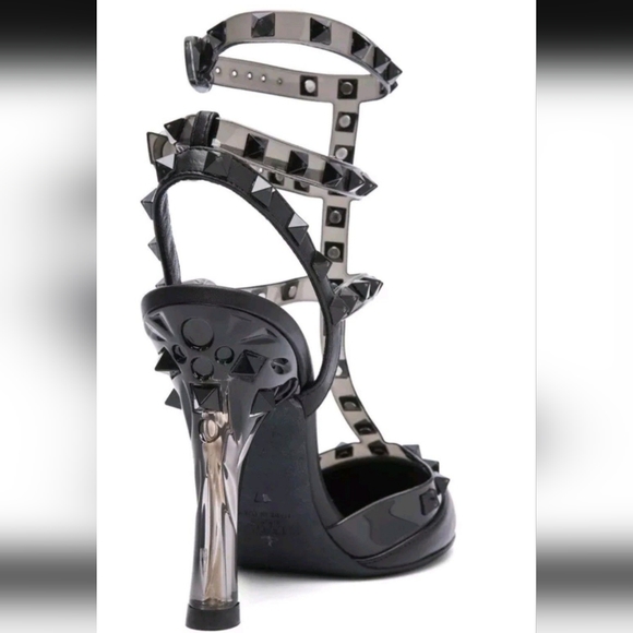 Valentino Garavani Shoes - AUTHENTIC VALENTINO GARAVNI ROCKSTUD PUMPS 🚫 MISSING ROCK STUDS🚫 38 BLACK